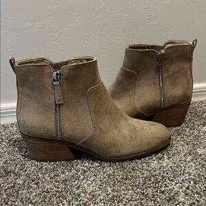 Women's Tan Ankle Boots